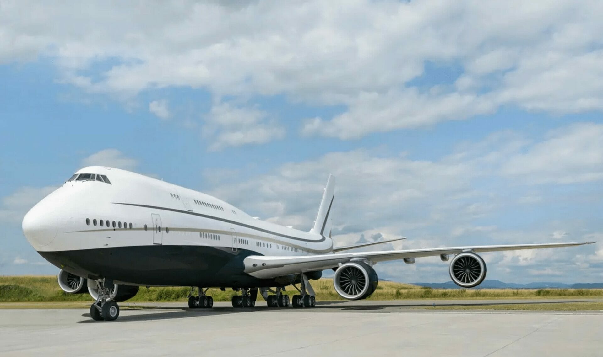 Boeing Business Jet 747-8 Exterior