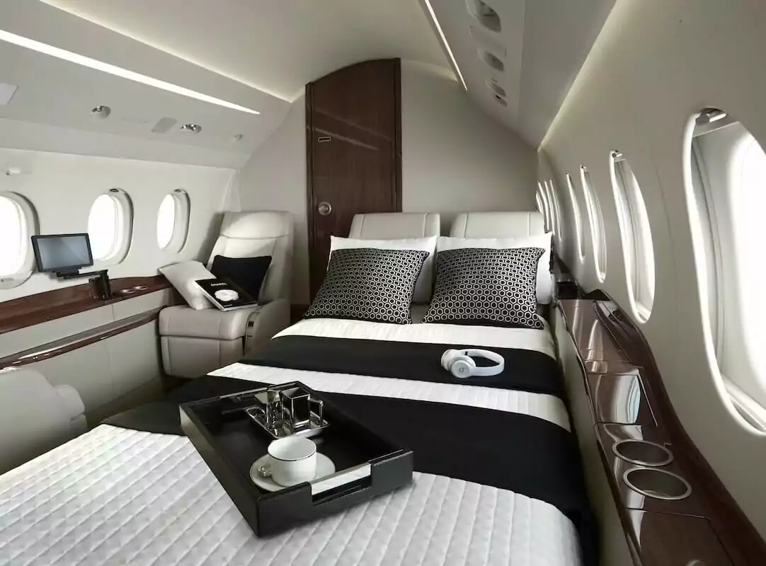 Bed in a Dassault Falcon 2000S