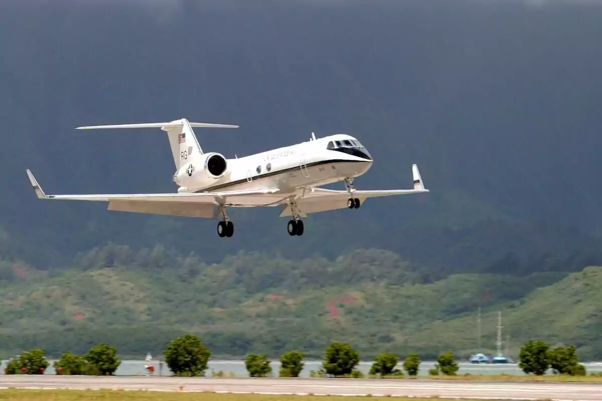Gulfstream Jet Landing