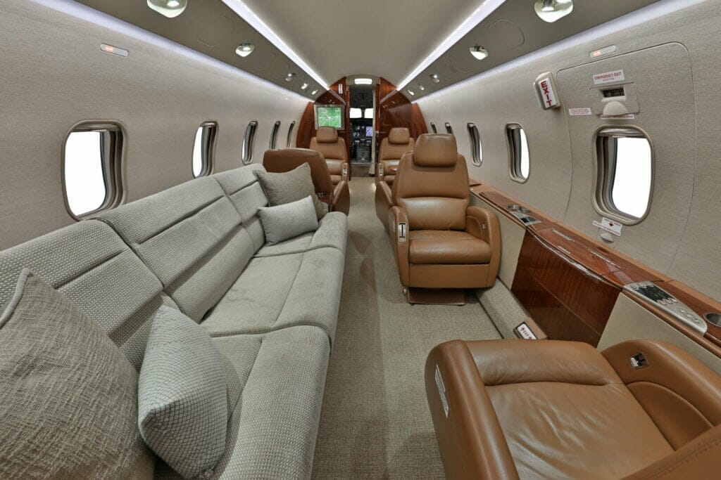 Bombardier Challenger 300 Interior