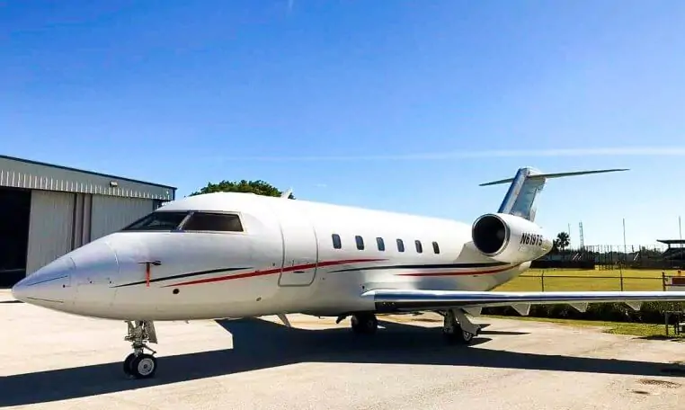 Bombardier Challenger 600 fora