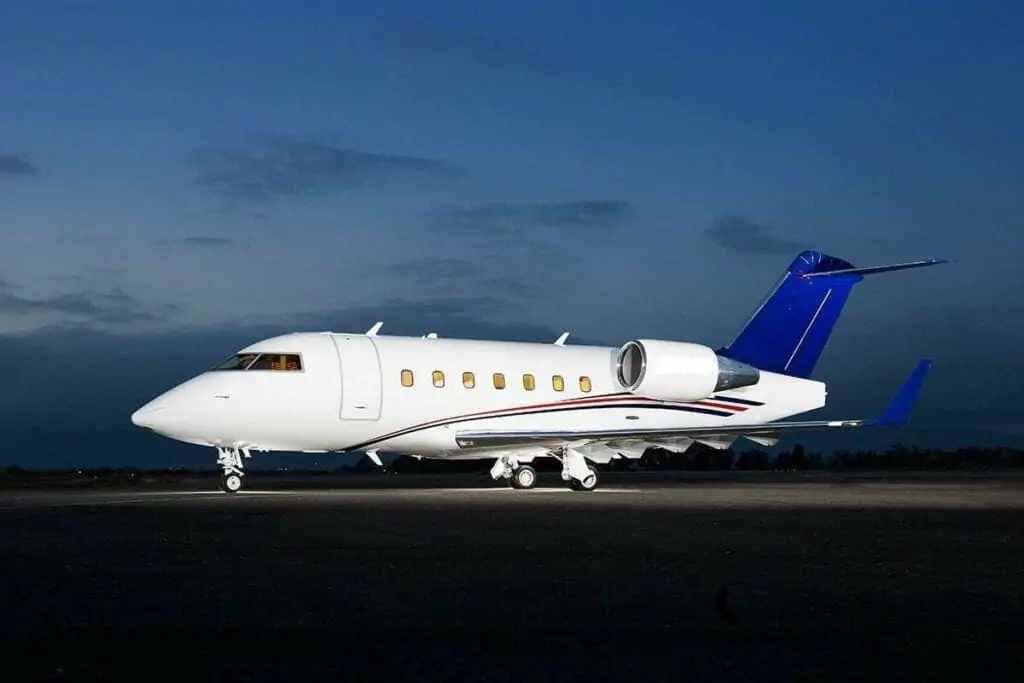 Bombardier Challenger 601-3R Exteriores