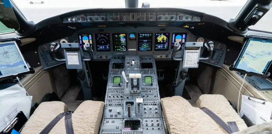 Bombardier Global Express XRS Cockpit