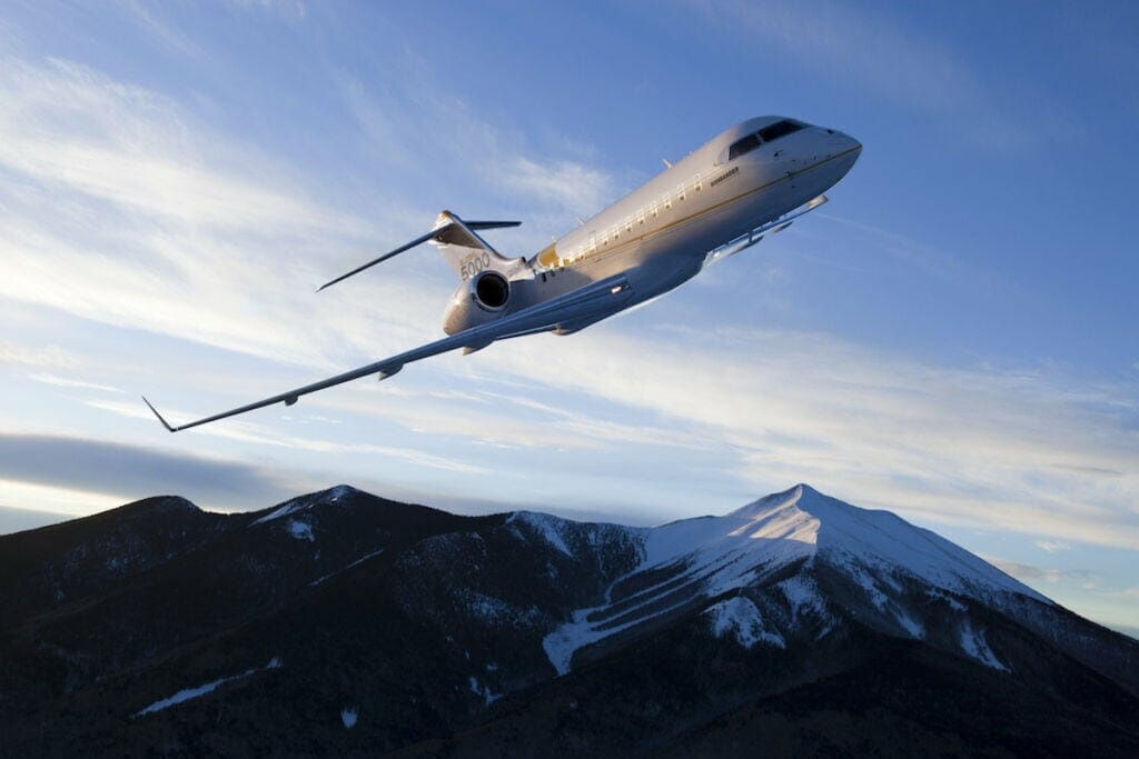 Bombardier Global 5000 외관