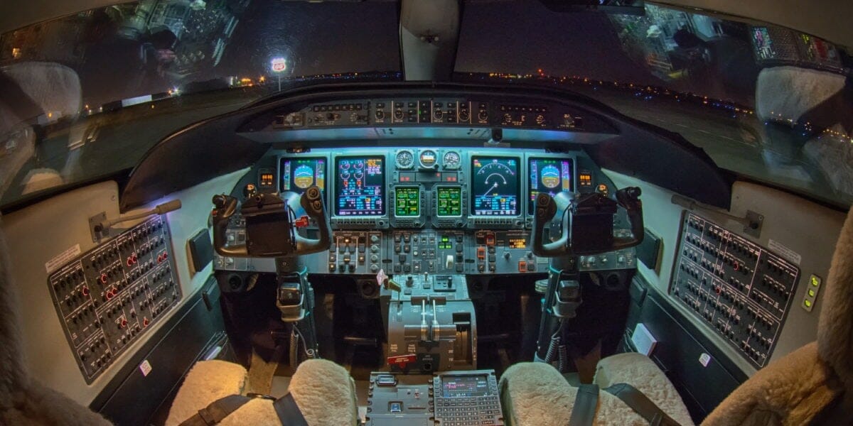 Bombardier Learjet 40XR Cockpit