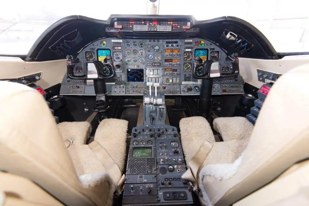 Bombardier Learjet 55C Cockpit