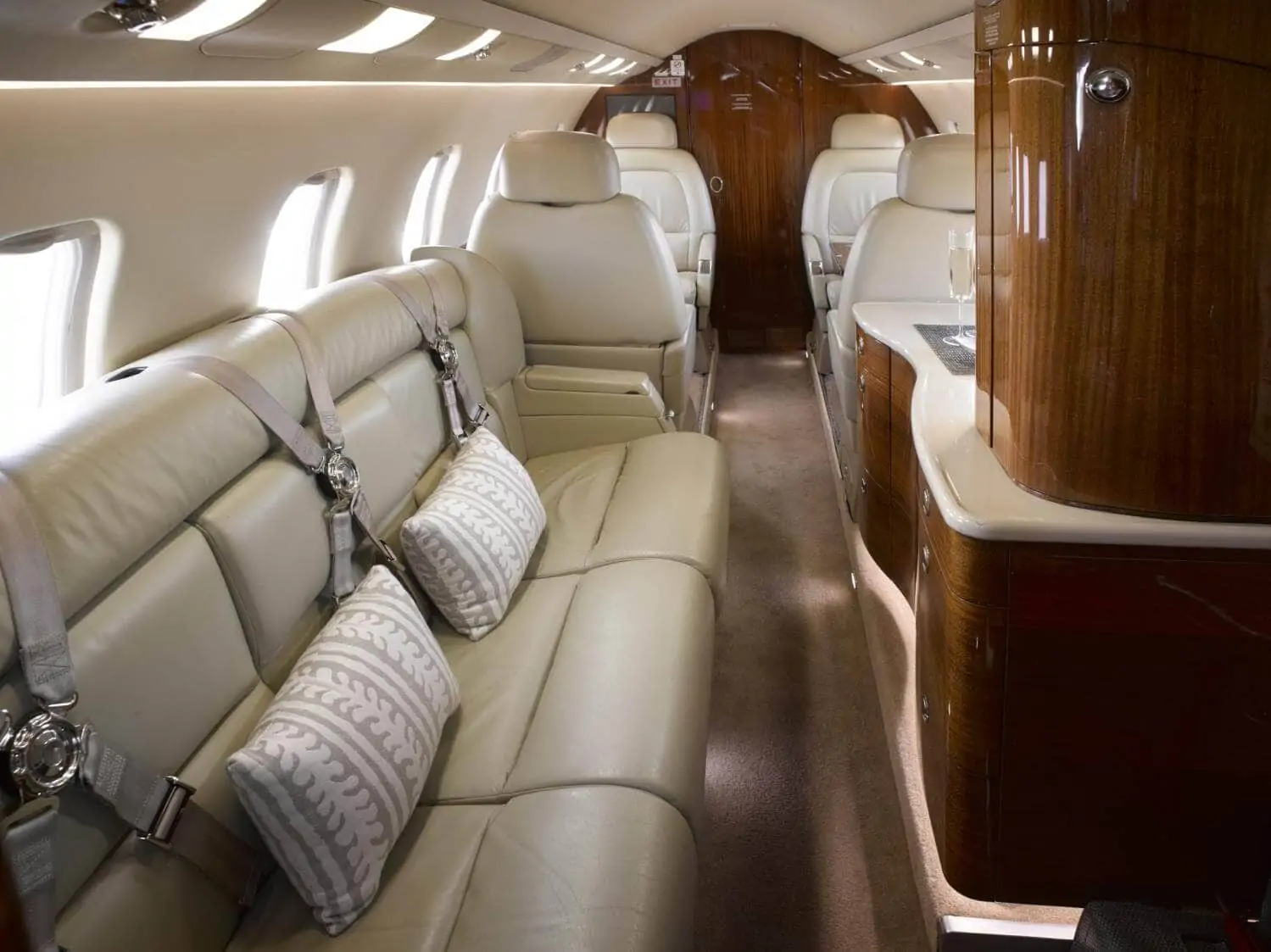 Bombardier Learjet 60XR Interior