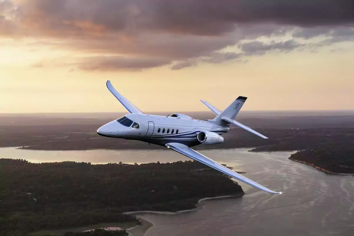 Bombardier Challenger 350 Vs Cessna Citation Latitude