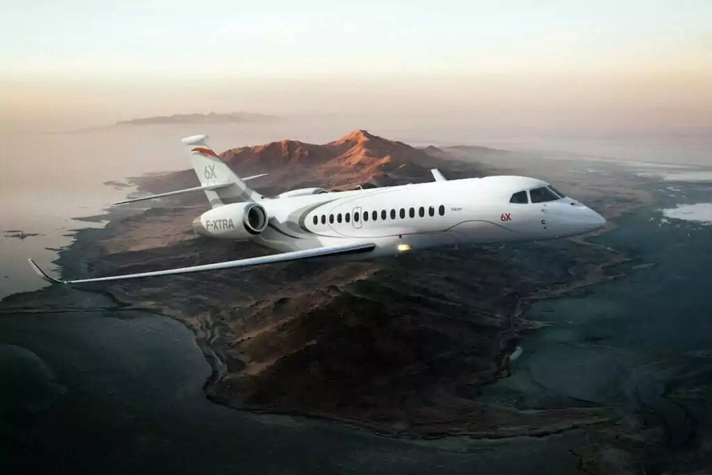 Dassault Falcon Päikeseloojangu ajal tõuseb 6x välisosa