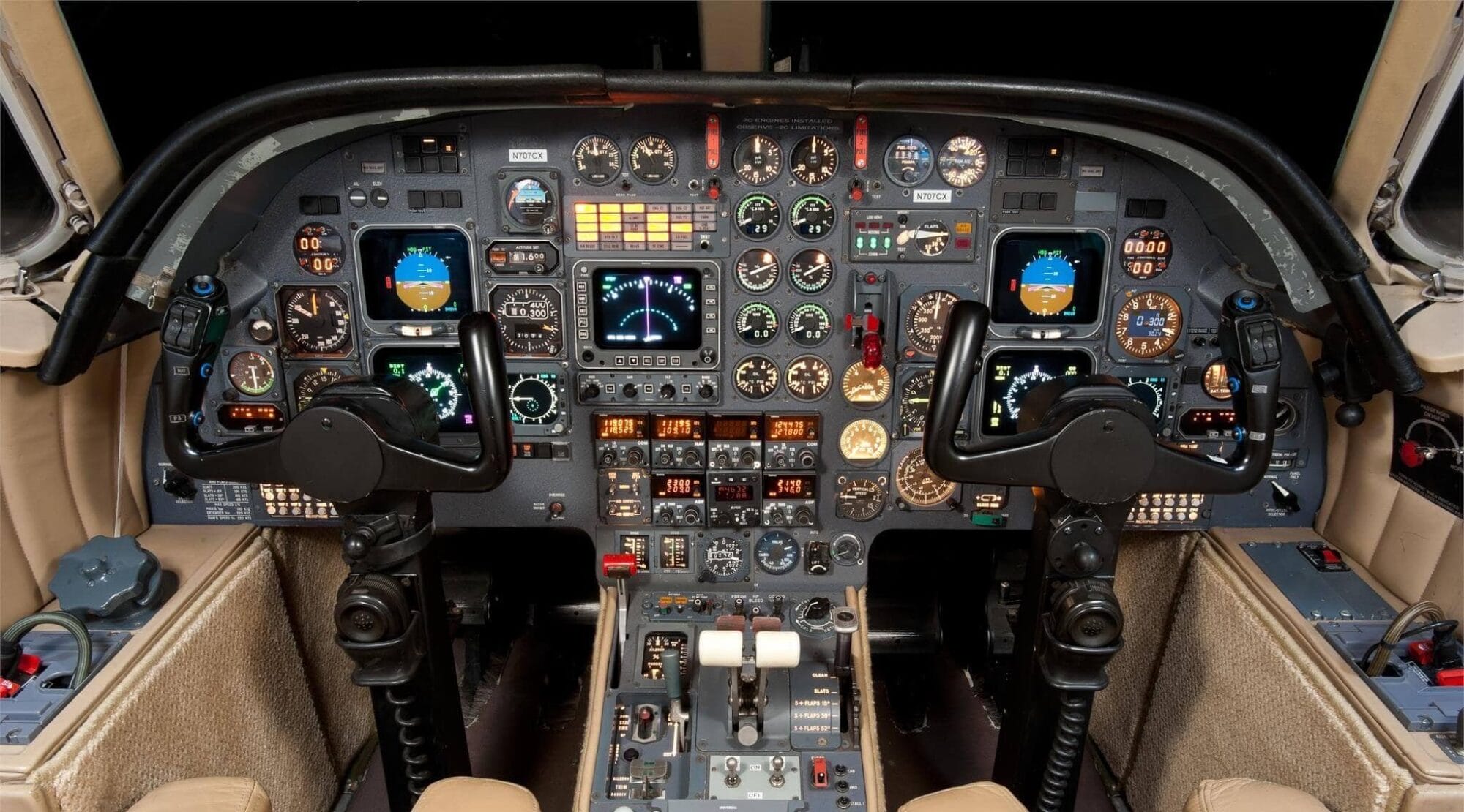 Dassault Falcon 100 Cockpit