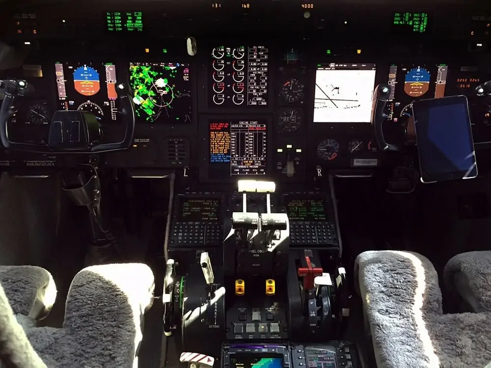 Gulfstream G400 Cockpit