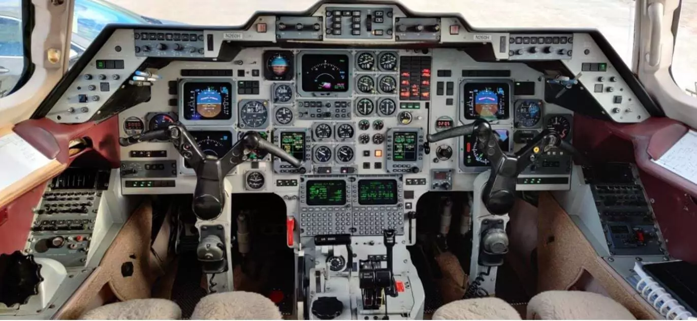 Hawker 800A Cockpit