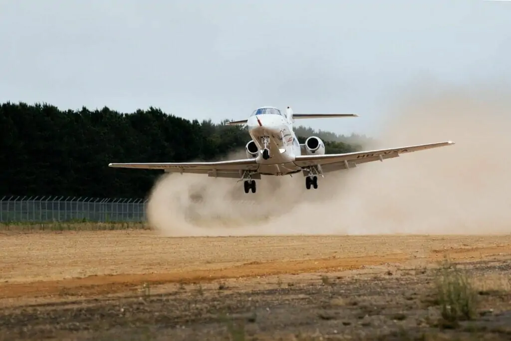 Pilatus pc-24 take off from dirt runway - private jets require two pilots