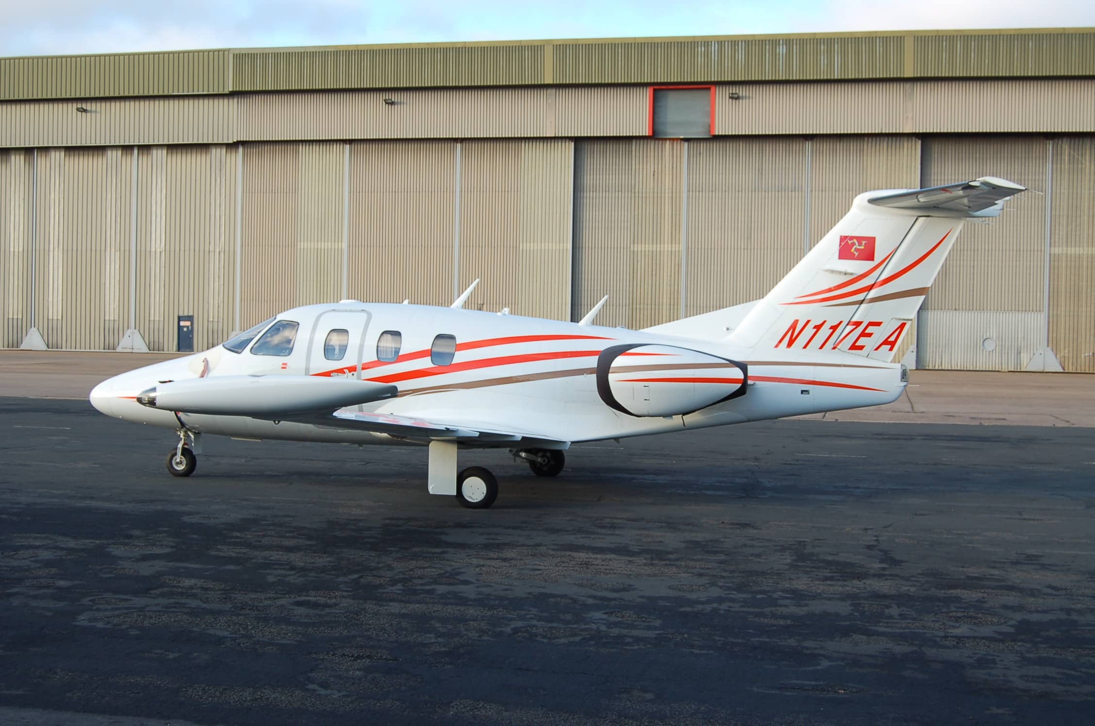 Eclipse 500 Esterno parcheggiato in aeroporto